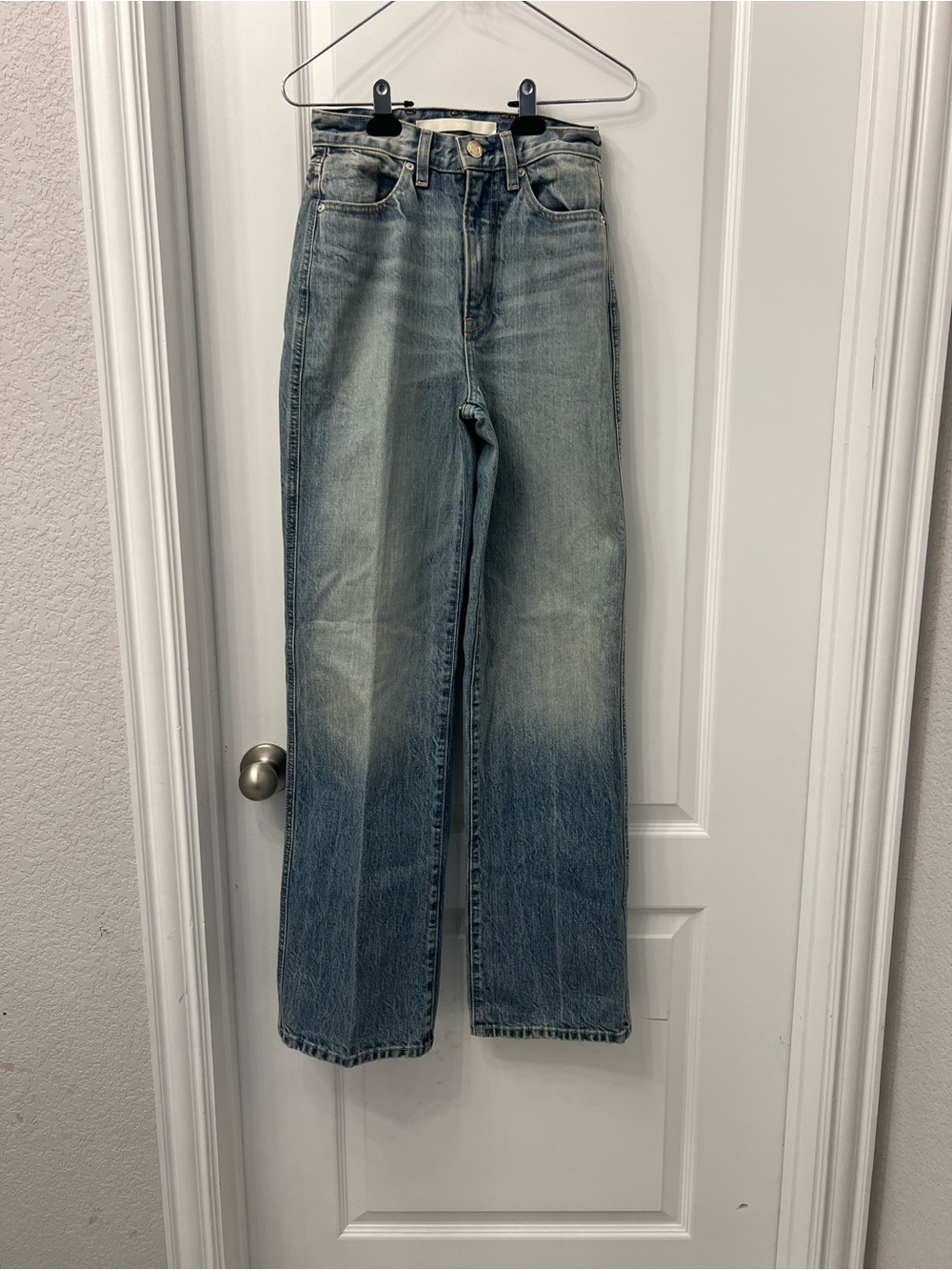 Classic Straight Leg Jeans in Light Blue Wash